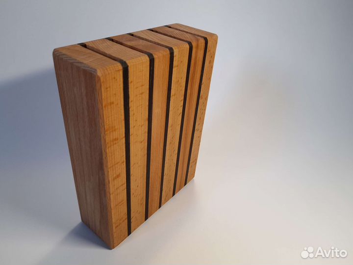 Подставка под ножи из бука и термоясеня