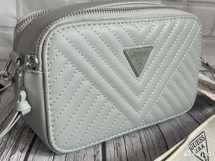 Сумка Guess