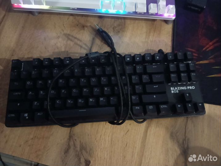 Игровая механическая клавиатура