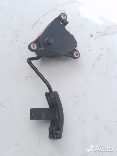 Электропедаль газа Nissan Note E11