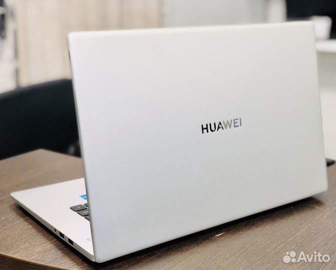 Ноутбук Huawei 15,6/IPS/i3-11/8Gb/SSD/Гарантия