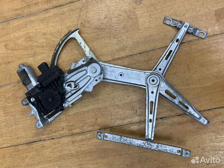 Стеклоподъемник передний левый Opel Zafira B