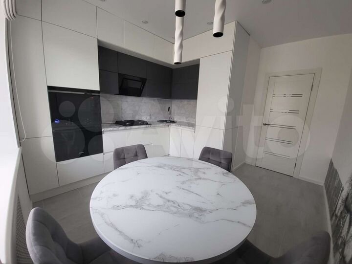 2-к. квартира, 53 м², 8/9 эт.