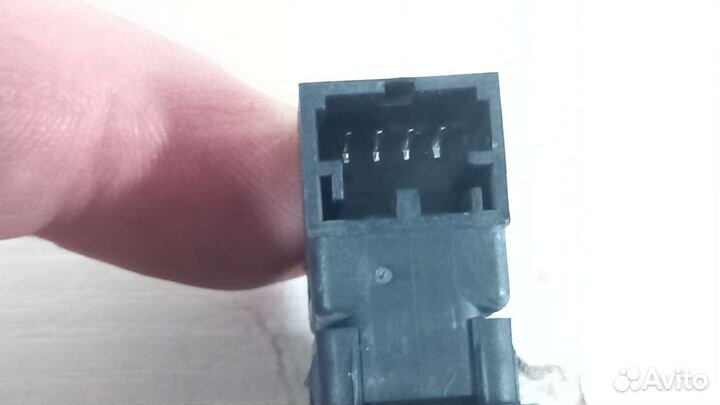 Кнопка сигнализации Skoda Octavia A5