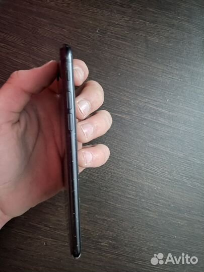 Телефон iPhone SE 2020