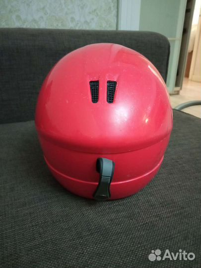 Горнолыжный шлем