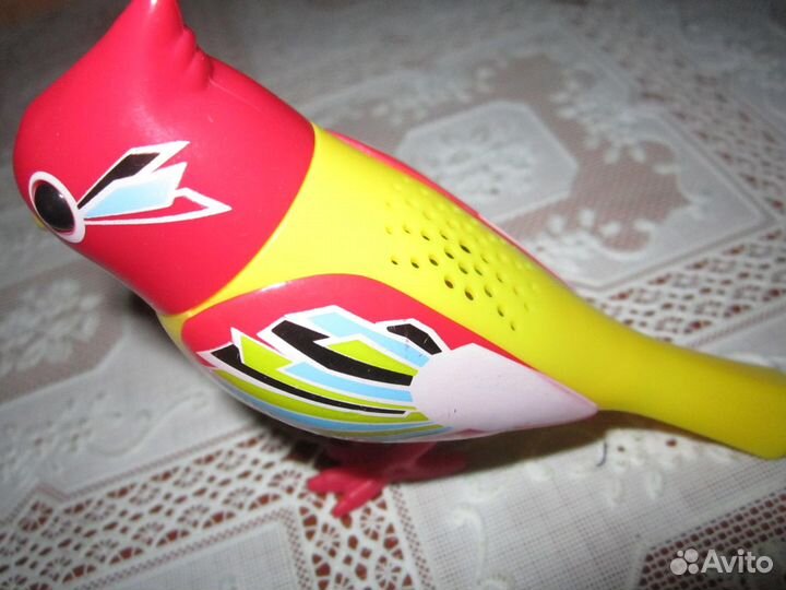 Декоративная птичка и бочонок под хохлому