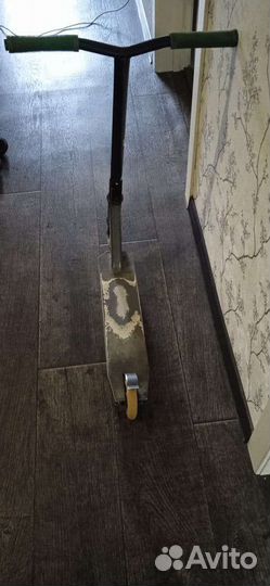 Трюковой самокат три болта не сломан железный
