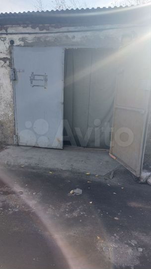 Гараж, > 30 м²