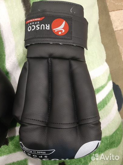 Перчатки 10 oz новые