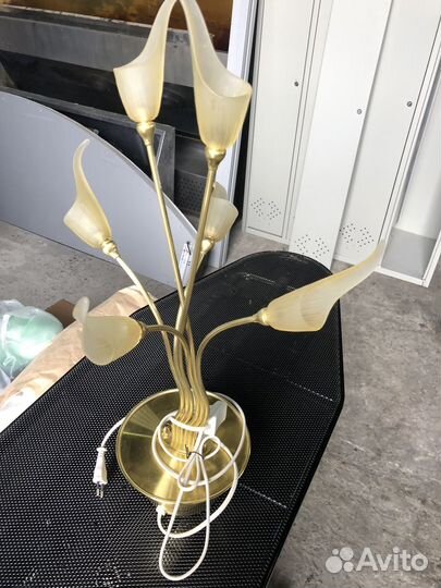 Светильник настольный