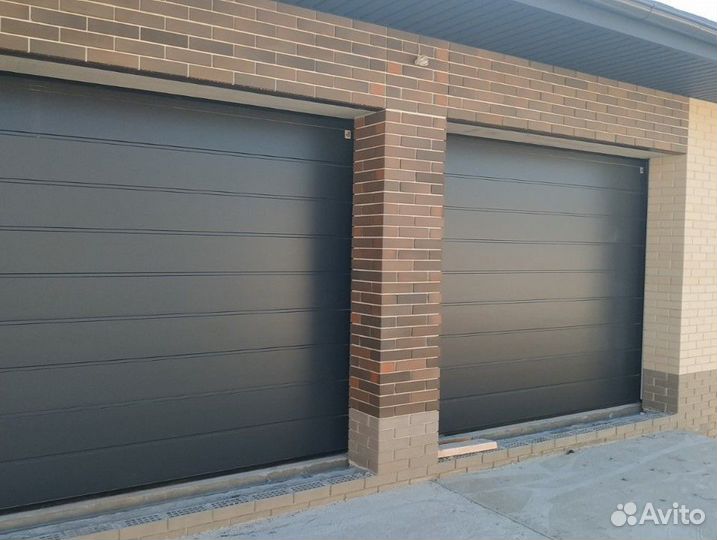 Секционные ворота с калиткой установка 48 ч