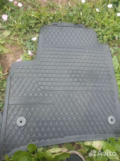 Автомобильные коврики резиновые