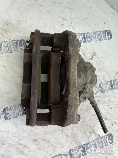 Суппорт передний правый Peugeot 1007