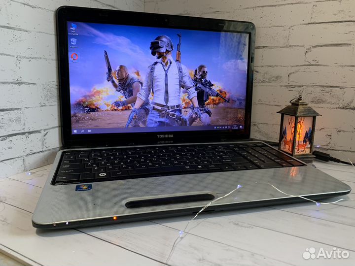 Игровой ноутбук Toshiba i5/4ядра/GT 525M/500gb
