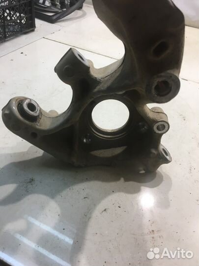 Кулак поворотный (задний, правый)