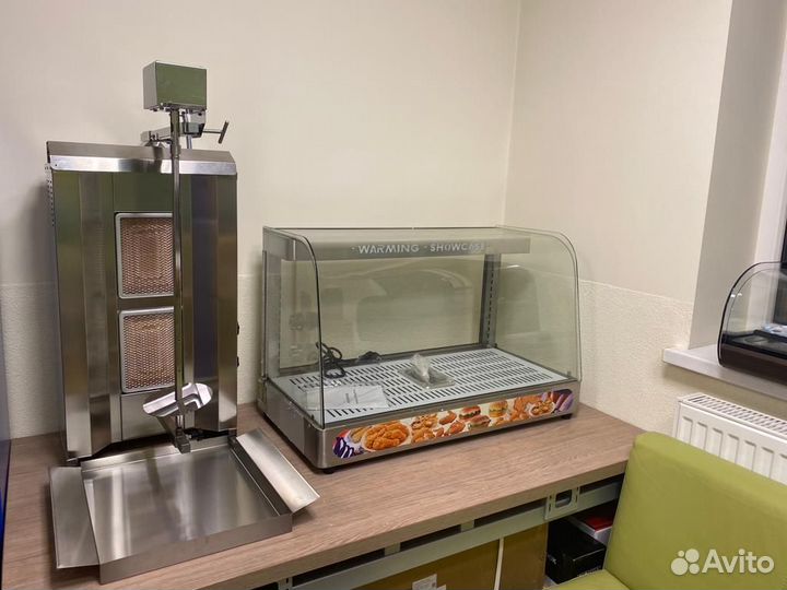 Тепловые кондитерские витрины