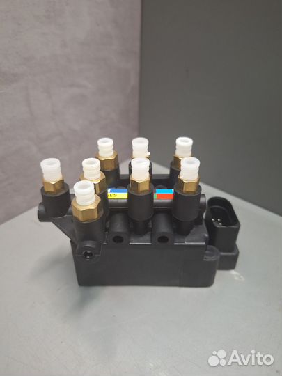 Блок пневмоподвески Q7 Q8 арт. 4M0616013A
