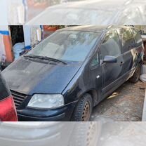 Volkswagen Sharan 1.9 MT, 2003, 218 000 км, с пробегом, цена 280 000 руб.