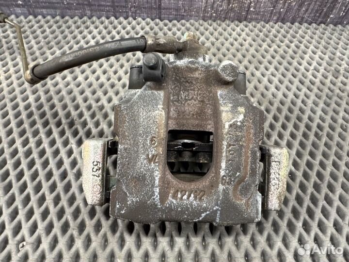 Суппорт задний левый Bmw X5 E53 M54 2006