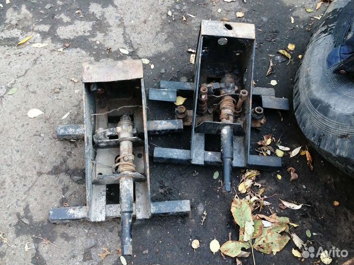 Кранштейн запаски ЗИЛ