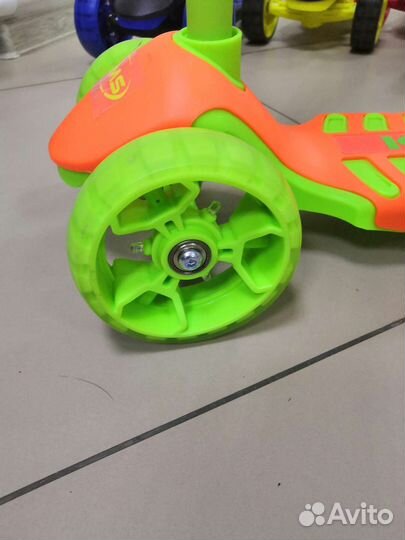 Самокат детский новый