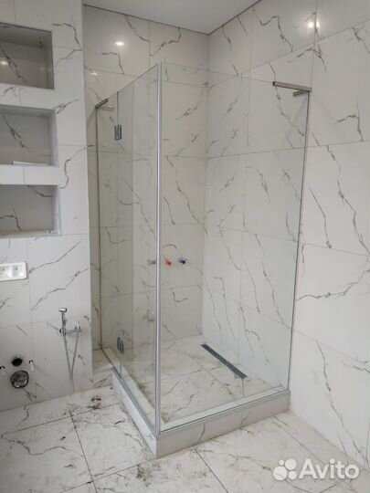 Душевые стеклянные перегородки, ограждения, кабины