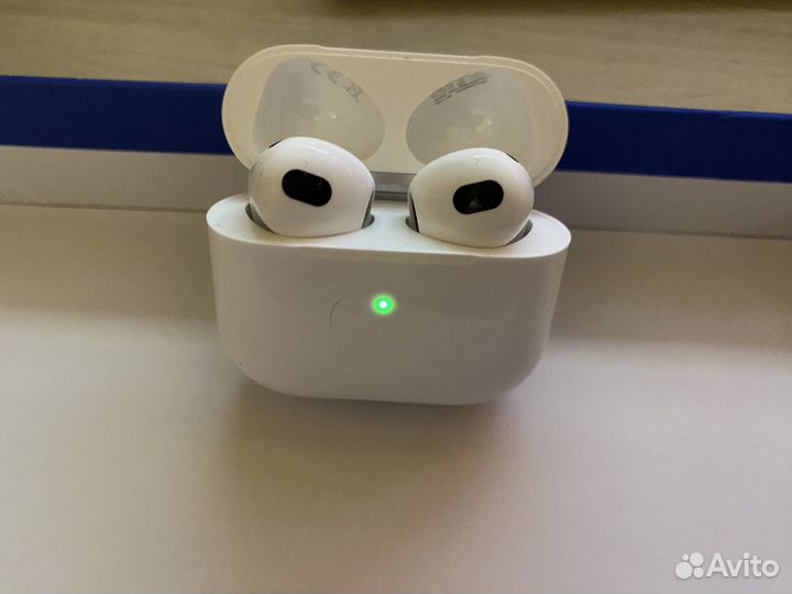 Apple Watch Ultra + Airpods 3