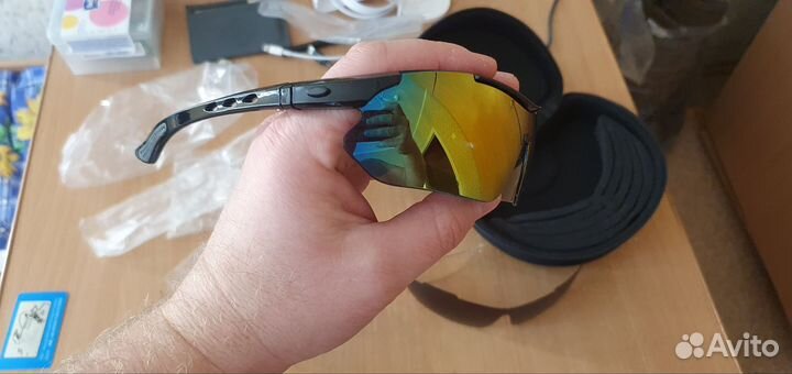 Солнцезащитные очки мужские