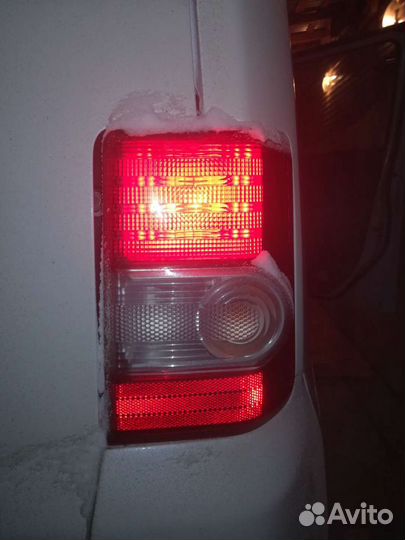 Фары задние Toyota Pixis Space