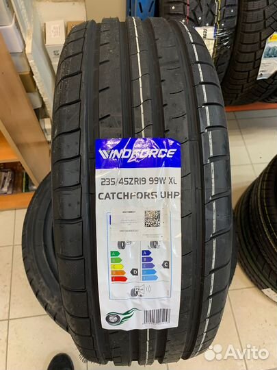 Windforce Catchfors UHP 235/45 R19 99W