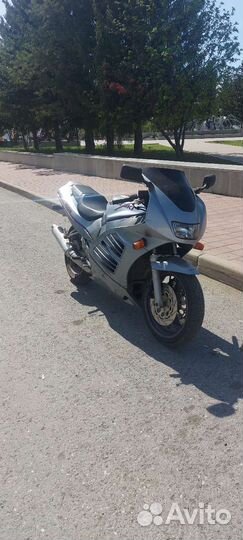 Suzuki rf600r