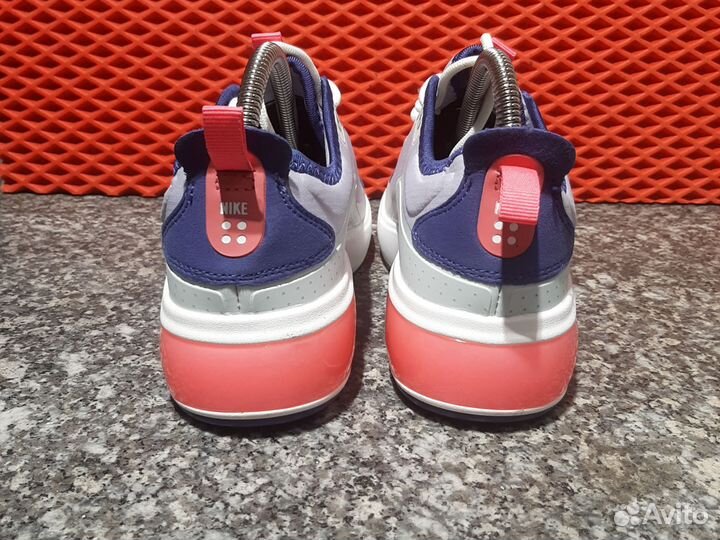 Кроссовки Nike размер 39