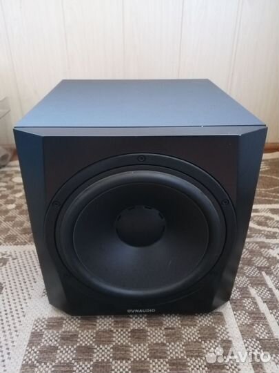 Активный сабвуфер