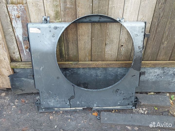 Диффузор вентилятора Мерседес Вито 639