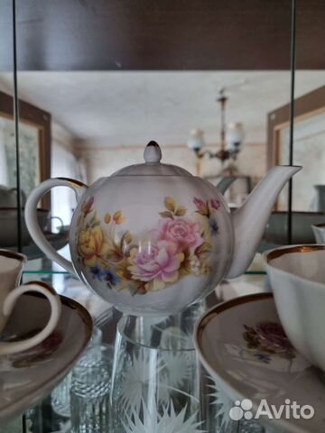 Фарфоровый чайный сервиз