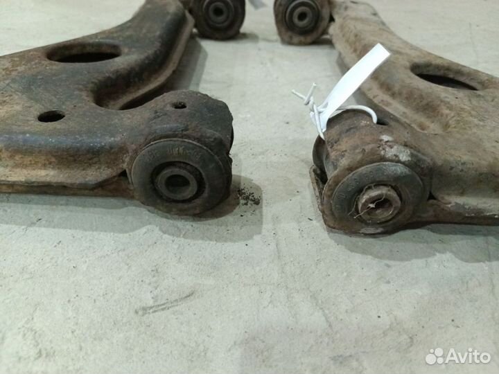 Рычаги передней подвески Opel Vectra B