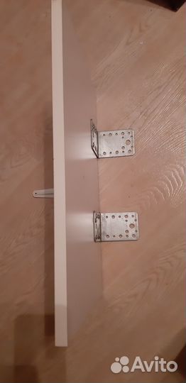 Полка с кронштейнами