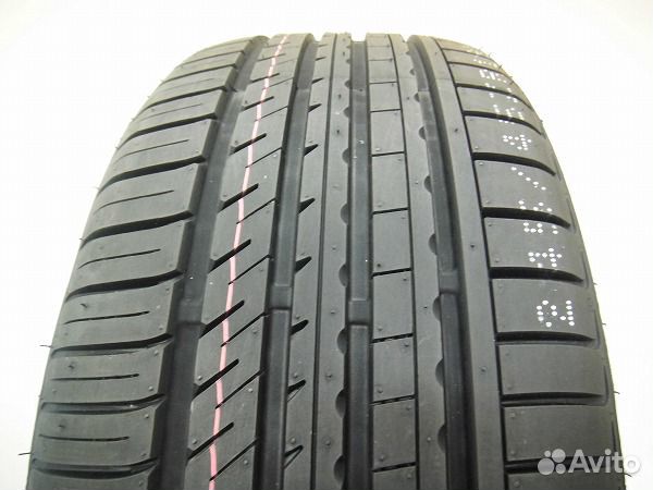 Kinforest KF550-UHP 215/55 R17