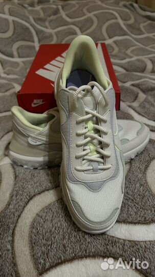 Кроссовки Nike React R3vision