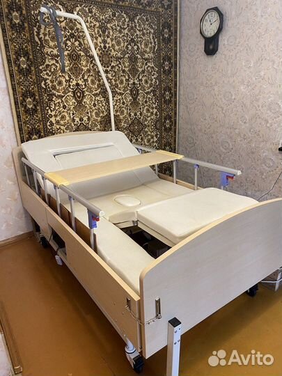 Медицинская кровать с электроприводом