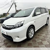 Toyota Isis 1.8 CVT, 2013, 157 000 км, с пробегом, цена 1 640 000 руб.