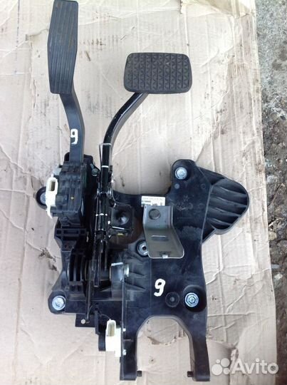 Chevrolet Aveo Т-300 педальный узел