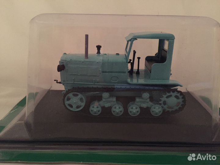 Модель трактора