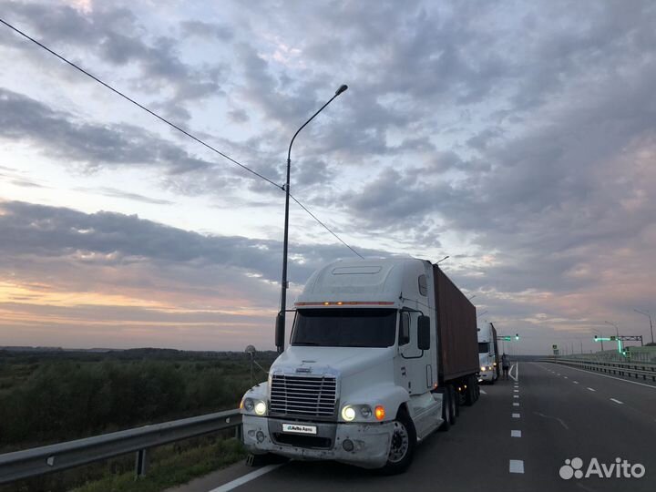 Freightliner CL120064ST, 2004