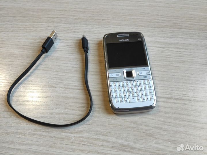 Nokia E72