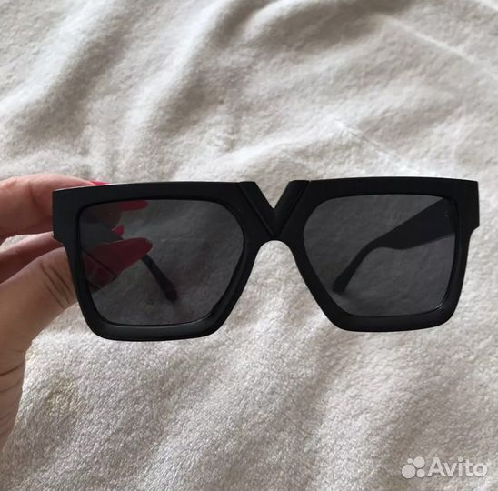 Новые солнцезащитные очки