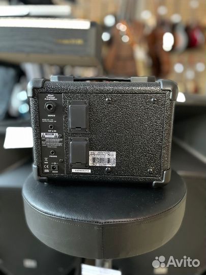 Гитарный мини комбоусилитель Belcat I-5G