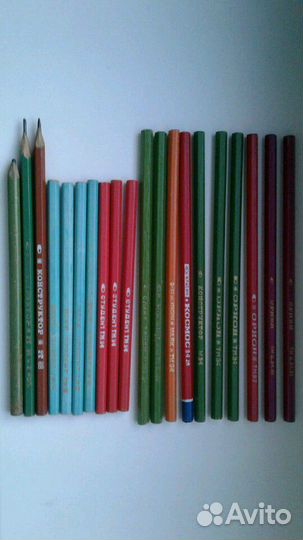 Карандаши цветные и простые СССР