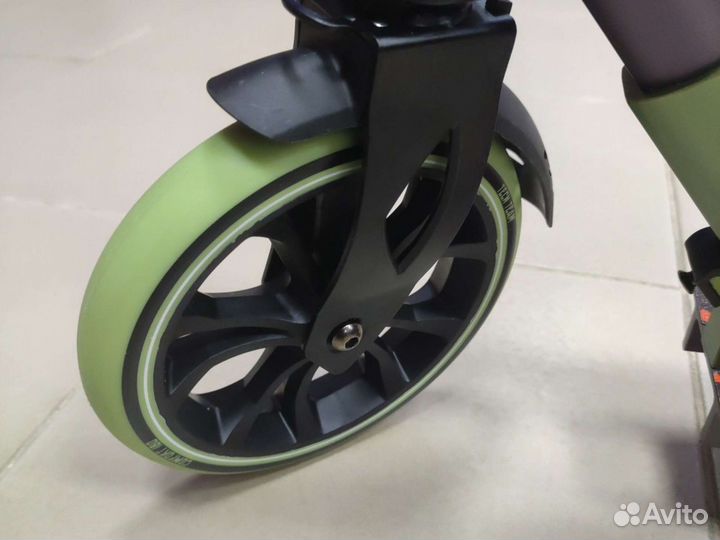 Самокат раскладной 180R Comfort коричнево/зеленый